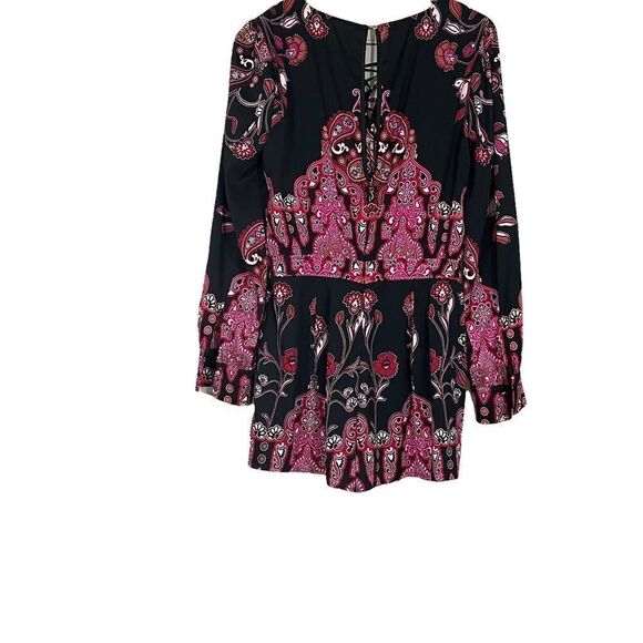 Bebe Black Pink and White Long Sleeve Short Romper Size Small - Picture 2 of 2